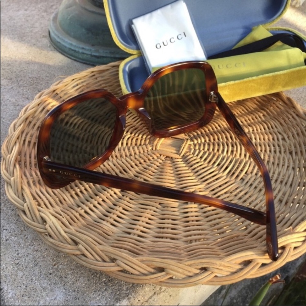 New Authentic Gucci Tortoiseshell Sunglasses - image 5